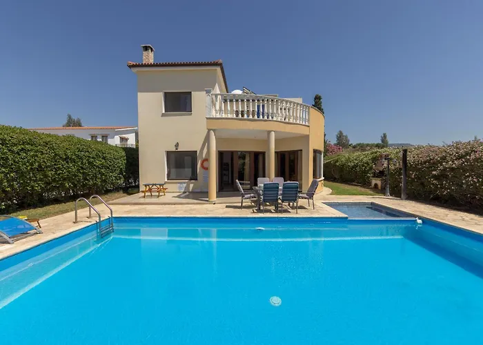 Villa Tsikkos Tria