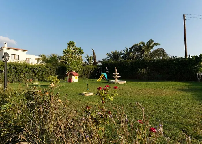 Villa Tsikkos Tria